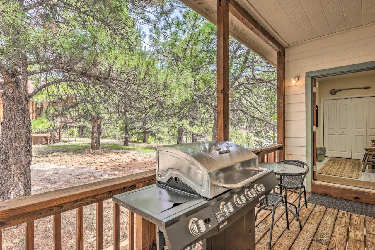 Ferienhaus Charming With Deck And Mtn Views