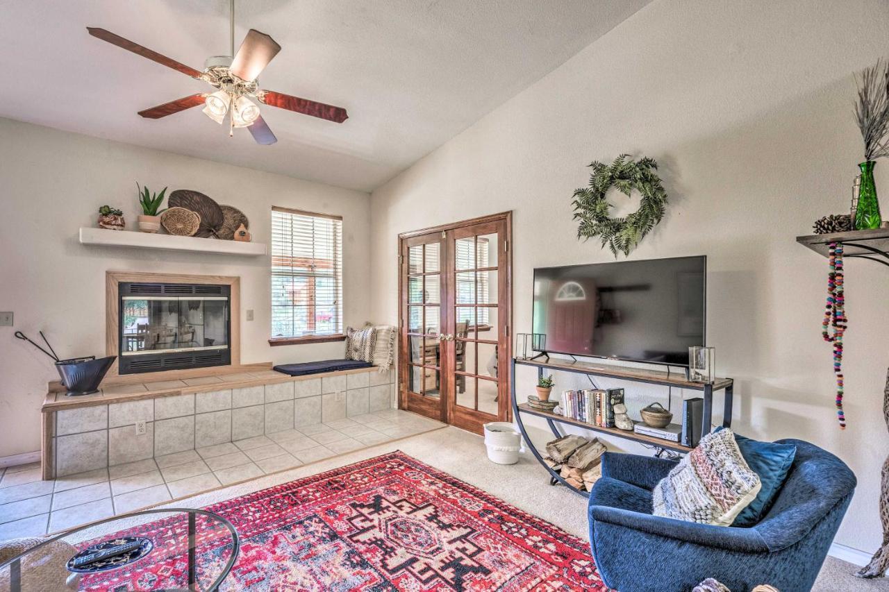 Ferienhaus Charming With Deck And Mtn Views *